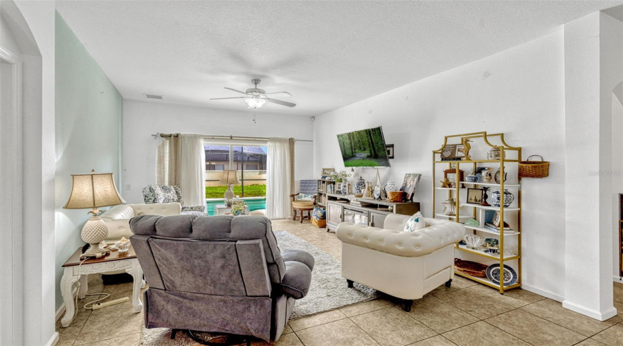 KISSIMMEE, Florida 34747, 4 Bedrooms Bedrooms, ,2 BathroomsBathrooms,Residential,For Sale,FAN PALM,0,MFRO6317015