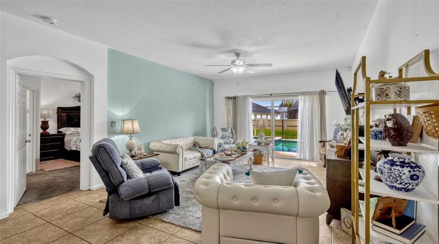 KISSIMMEE, Florida 34747, 4 Bedrooms Bedrooms, ,2 BathroomsBathrooms,Residential,For Sale,FAN PALM,0,MFRO6317015