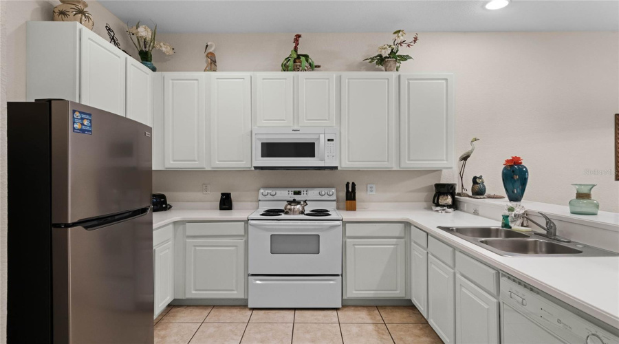 DAVENPORT, Florida 33897, 2 Bedrooms Bedrooms, ,2 BathroomsBathrooms,Residential,For Sale,LUCAYA,0,MFRS5145661