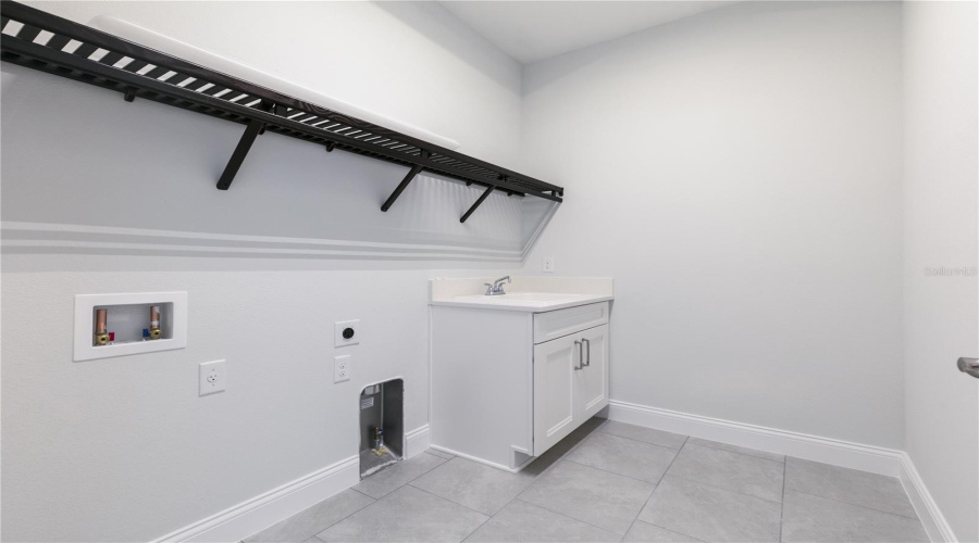 ORLANDO, Florida 32836, 4 Bedrooms Bedrooms, ,4 BathroomsBathrooms,Residential,For Sale,ROYAL CYPRESS,0,MFRO6390187