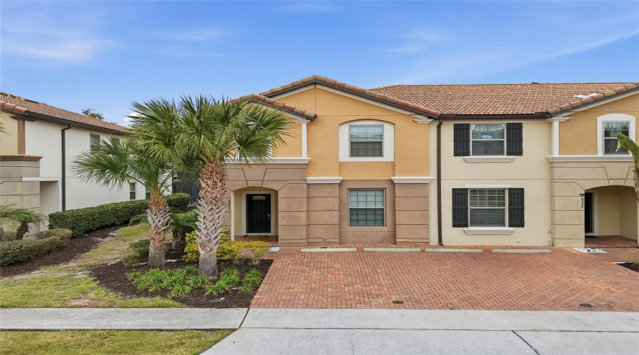 KISSIMMEE, Florida 34747, 5 Bedrooms Bedrooms, ,4 BathroomsBathrooms,Residential,For Sale,GENEVE,0,MFRO6370265