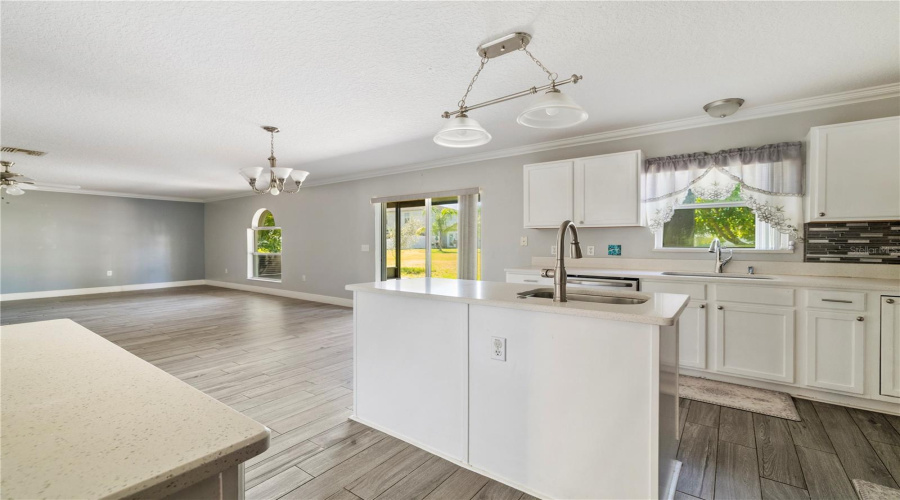 Kitchen/Living room 2