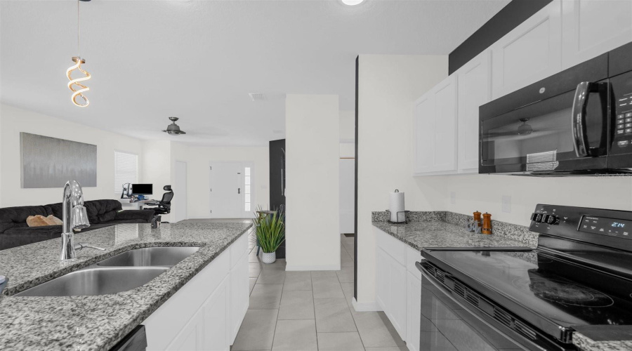 KISSIMMEE, Florida 34746, 3 Bedrooms Bedrooms, ,2 BathroomsBathrooms,Residential,For Sale,DESERT ROSE,0,MFRO6390149