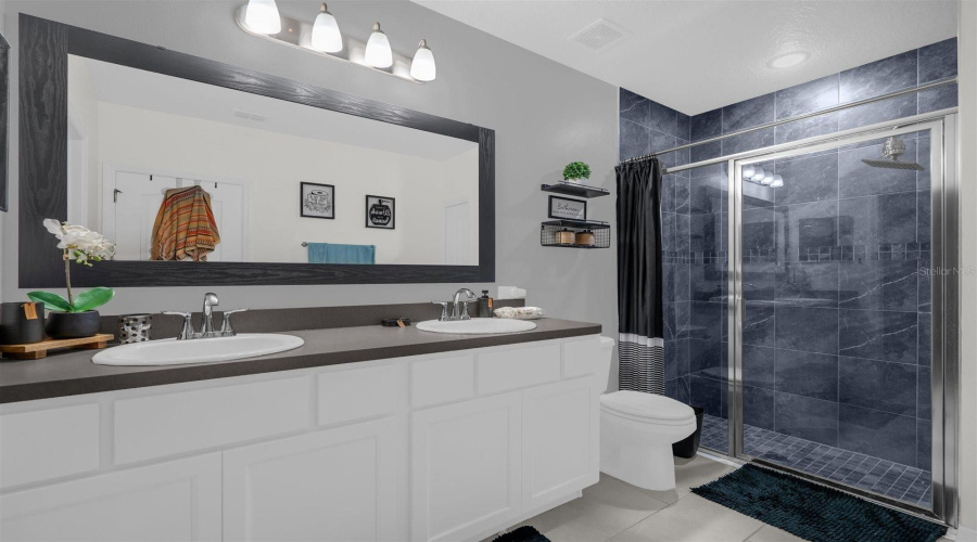 KISSIMMEE, Florida 34746, 3 Bedrooms Bedrooms, ,2 BathroomsBathrooms,Residential,For Sale,DESERT ROSE,0,MFRO6390149