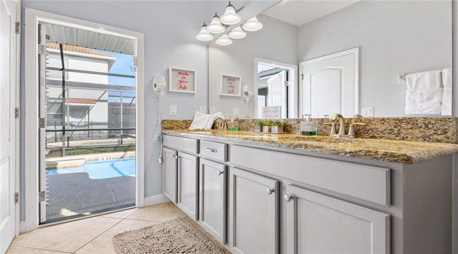 KISSIMMEE, Florida 34747, 5 Bedrooms Bedrooms, ,5 BathroomsBathrooms,Residential,For Sale,MAJESTY PALM,0,MFRO6390392