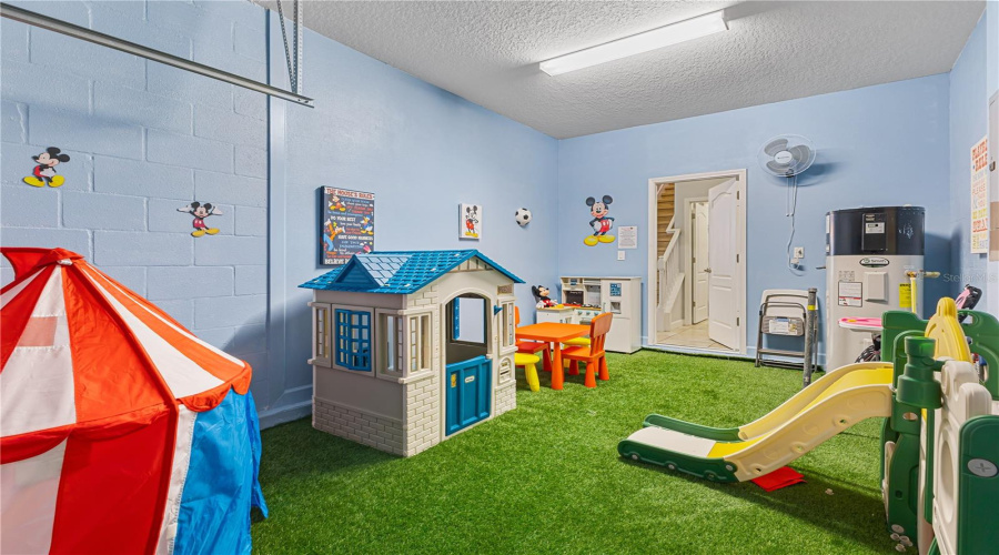 KISSIMMEE, Florida 34747, 5 Bedrooms Bedrooms, ,5 BathroomsBathrooms,Residential,For Sale,MAJESTY PALM,0,MFRO6390392