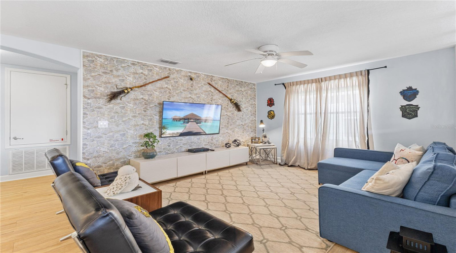 KISSIMMEE, Florida 34747, 5 Bedrooms Bedrooms, ,5 BathroomsBathrooms,Residential,For Sale,MAJESTY PALM,0,MFRO6390392