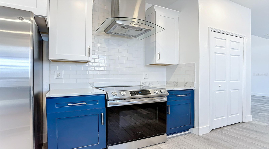 DAVENPORT, Florida 33837, 6 Bedrooms Bedrooms, ,3 BathroomsBathrooms,Residential,For Sale,WILDFLOWER,0,MFRO6390424