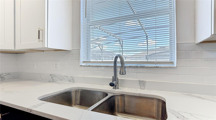 DAVENPORT, Florida 33837, 6 Bedrooms Bedrooms, ,3 BathroomsBathrooms,Residential,For Sale,WILDFLOWER,0,MFRO6390424