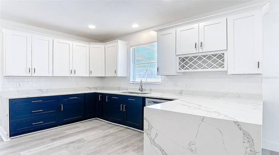 DAVENPORT, Florida 33837, 6 Bedrooms Bedrooms, ,3 BathroomsBathrooms,Residential,For Sale,WILDFLOWER,0,MFRO6390424