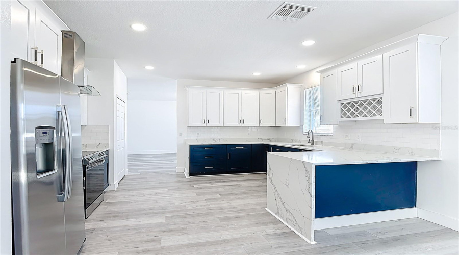 DAVENPORT, Florida 33837, 6 Bedrooms Bedrooms, ,3 BathroomsBathrooms,Residential,For Sale,WILDFLOWER,0,MFRO6390424