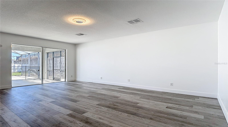 DAVENPORT, Florida 33837, 6 Bedrooms Bedrooms, ,3 BathroomsBathrooms,Residential,For Sale,WILDFLOWER,0,MFRO6390424