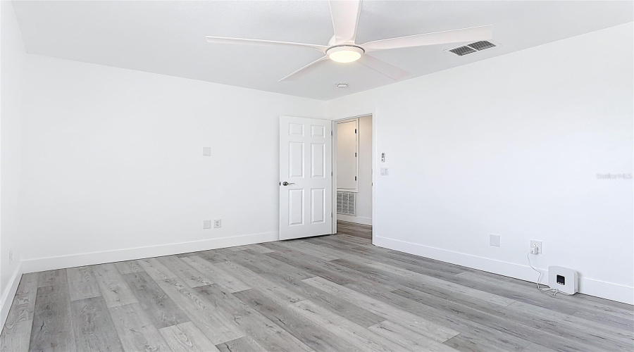 DAVENPORT, Florida 33837, 6 Bedrooms Bedrooms, ,3 BathroomsBathrooms,Residential,For Sale,WILDFLOWER,0,MFRO6390424