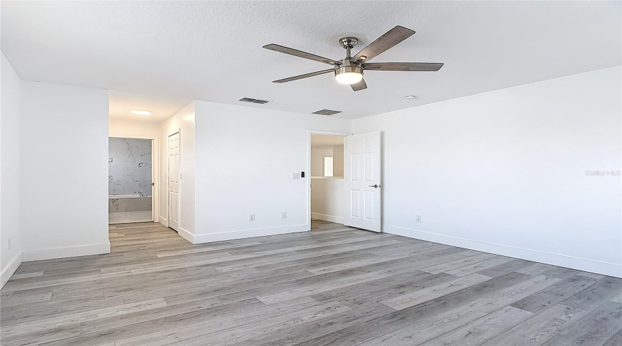 DAVENPORT, Florida 33837, 6 Bedrooms Bedrooms, ,3 BathroomsBathrooms,Residential,For Sale,WILDFLOWER,0,MFRO6390424