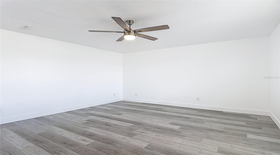 DAVENPORT, Florida 33837, 6 Bedrooms Bedrooms, ,3 BathroomsBathrooms,Residential,For Sale,WILDFLOWER,0,MFRO6390424