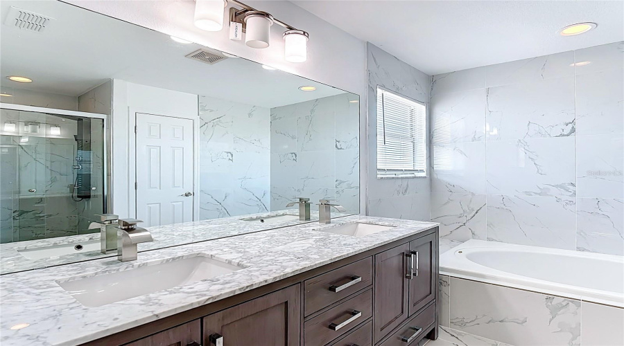 DAVENPORT, Florida 33837, 6 Bedrooms Bedrooms, ,3 BathroomsBathrooms,Residential,For Sale,WILDFLOWER,0,MFRO6390424