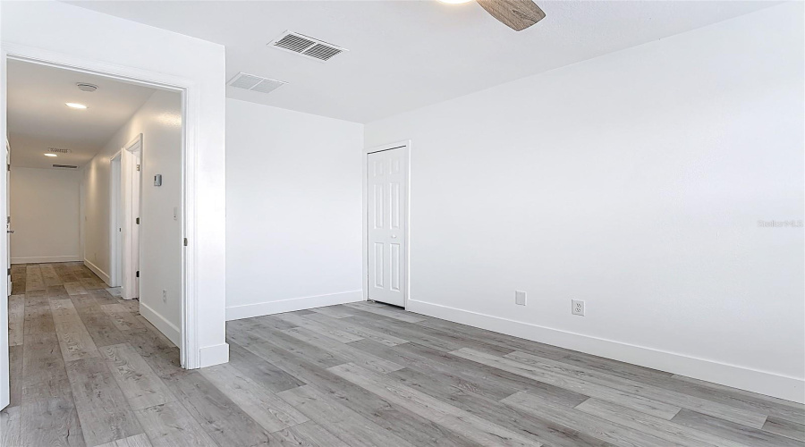 DAVENPORT, Florida 33837, 6 Bedrooms Bedrooms, ,3 BathroomsBathrooms,Residential,For Sale,WILDFLOWER,0,MFRO6390424