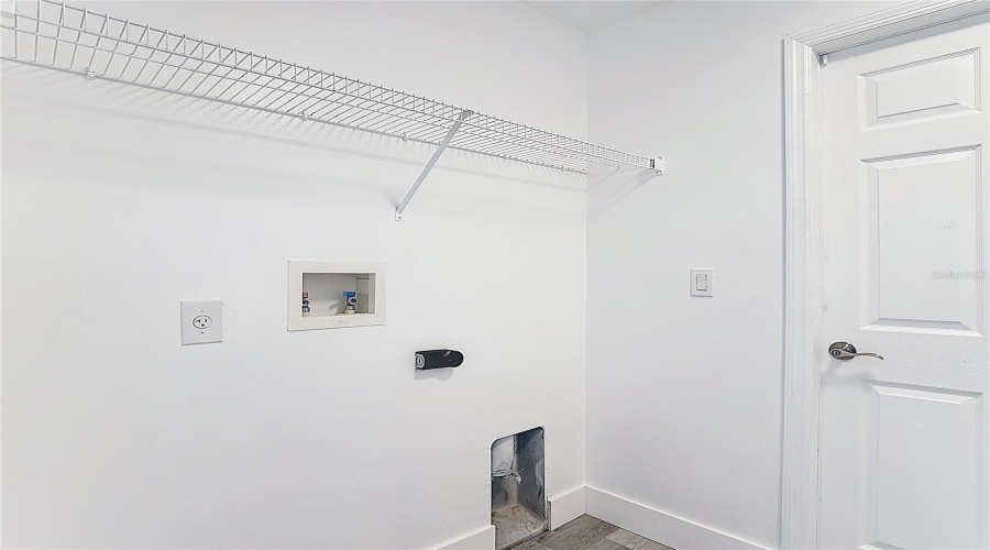 DAVENPORT, Florida 33837, 6 Bedrooms Bedrooms, ,3 BathroomsBathrooms,Residential,For Sale,WILDFLOWER,0,MFRO6390424