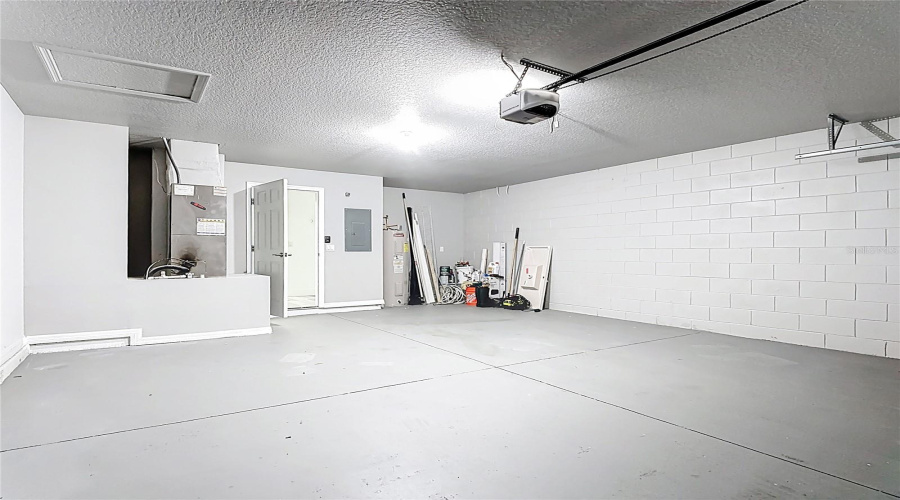 DAVENPORT, Florida 33837, 6 Bedrooms Bedrooms, ,3 BathroomsBathrooms,Residential,For Sale,WILDFLOWER,0,MFRO6390424