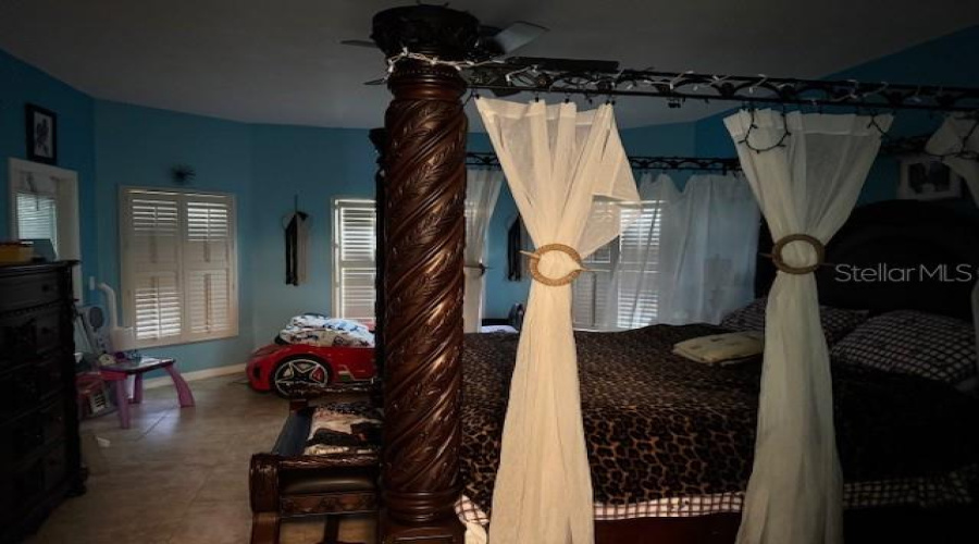 KISSIMMEE, Florida 34746, 5 Bedrooms Bedrooms, ,4 BathroomsBathrooms,Residential,For Sale,GOLDEN FEATHER,0,MFRS5145732