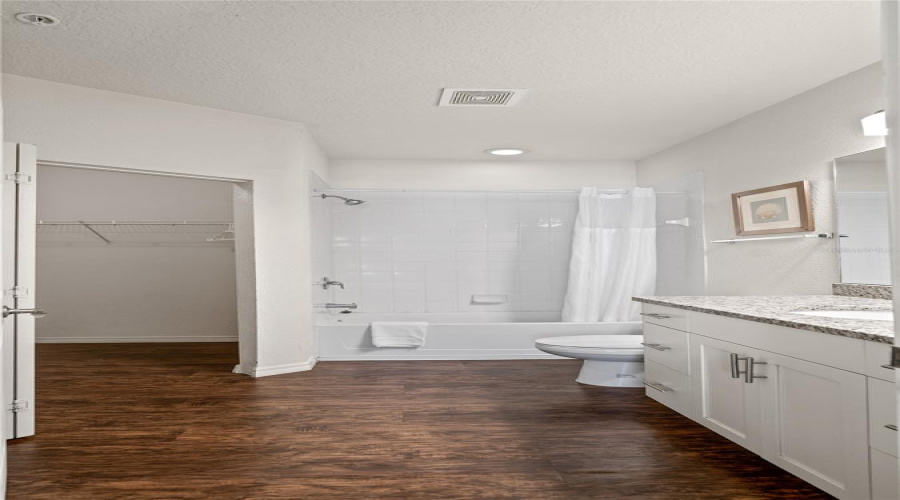 KISSIMMEE, Florida 34746, 4 Bedrooms Bedrooms, ,3 BathroomsBathrooms,Residential,For Sale,DIPLOMAT,0,MFRO6390188