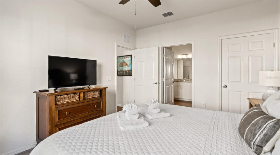 KISSIMMEE, Florida 34746, 4 Bedrooms Bedrooms, ,3 BathroomsBathrooms,Residential,For Sale,DIPLOMAT,0,MFRO6390188