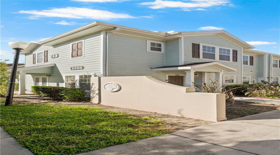 KISSIMMEE, Florida 34746, 4 Bedrooms Bedrooms, ,3 BathroomsBathrooms,Residential,For Sale,DIPLOMAT,0,MFRO6390188