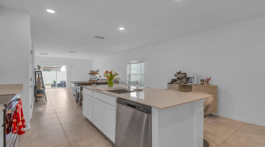 DAVENPORT, Florida 33837, 3 Bedrooms Bedrooms, ,2 BathroomsBathrooms,Residential,For Sale,CUMBERLAND,0,MFRS5145461