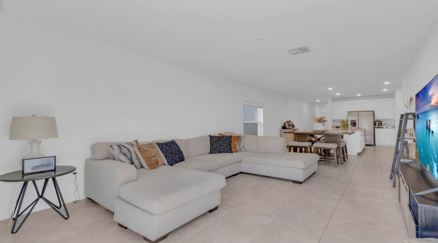 DAVENPORT, Florida 33837, 3 Bedrooms Bedrooms, ,2 BathroomsBathrooms,Residential,For Sale,CUMBERLAND,0,MFRS5145461