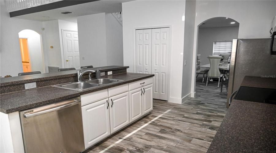 KISSIMMEE, Florida 34746, 5 Bedrooms Bedrooms, ,3 BathroomsBathrooms,Residential,For Sale,CUMBRIAM LAKES,0,MFRS5145397