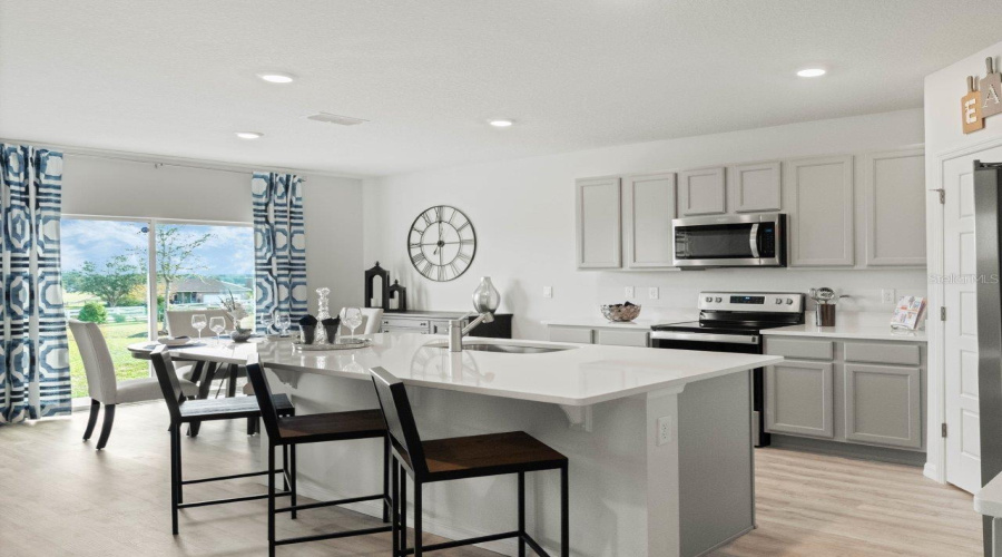 DAVENPORT, Florida 33837, 5 Bedrooms Bedrooms, ,3 BathroomsBathrooms,Residential,For Sale,MOULIN,0,MFRO6390479