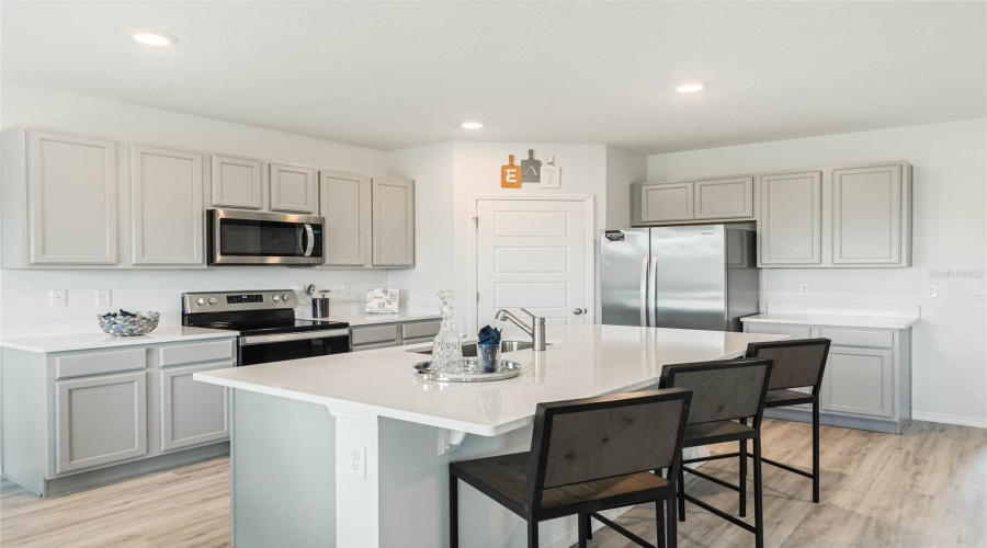 DAVENPORT, Florida 33837, 5 Bedrooms Bedrooms, ,3 BathroomsBathrooms,Residential,For Sale,MOULIN,0,MFRO6390529