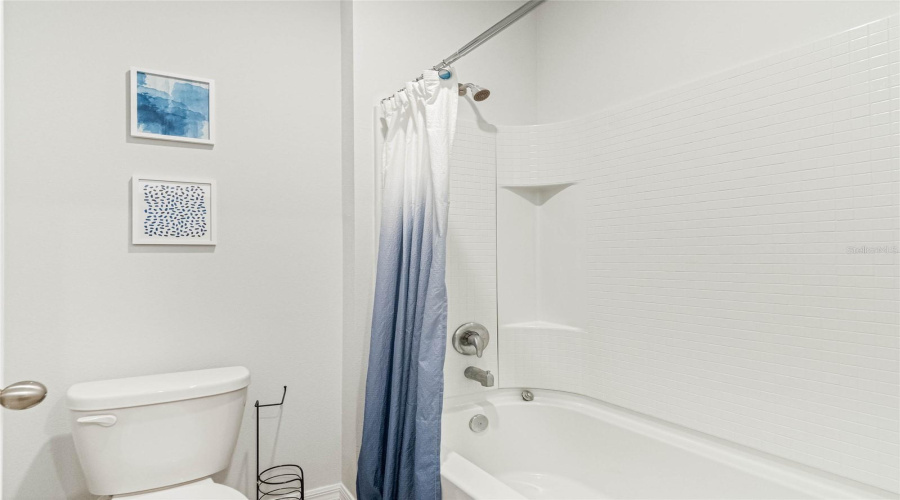 DAVENPORT, Florida 33837, 5 Bedrooms Bedrooms, ,3 BathroomsBathrooms,Residential,For Sale,MOULIN,0,MFRO6390529