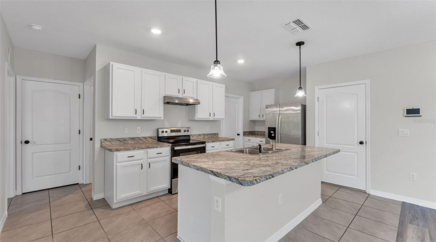 DAVENPORT, Florida 33837, 5 Bedrooms Bedrooms, ,3 BathroomsBathrooms,Residential,For Sale,GINA,0,MFRL4960164