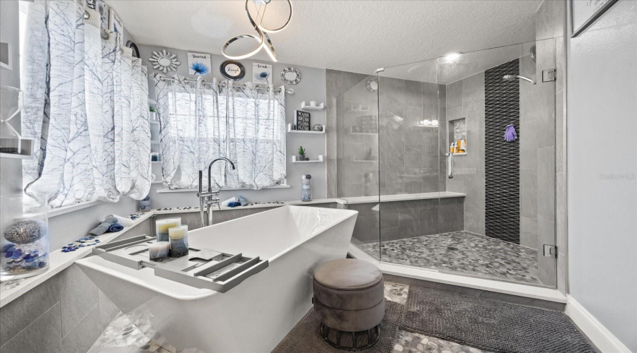 KISSIMMEE, Florida 34746, 4 Bedrooms Bedrooms, ,2 BathroomsBathrooms,Residential,For Sale,BOATING,0,MFRO6388080