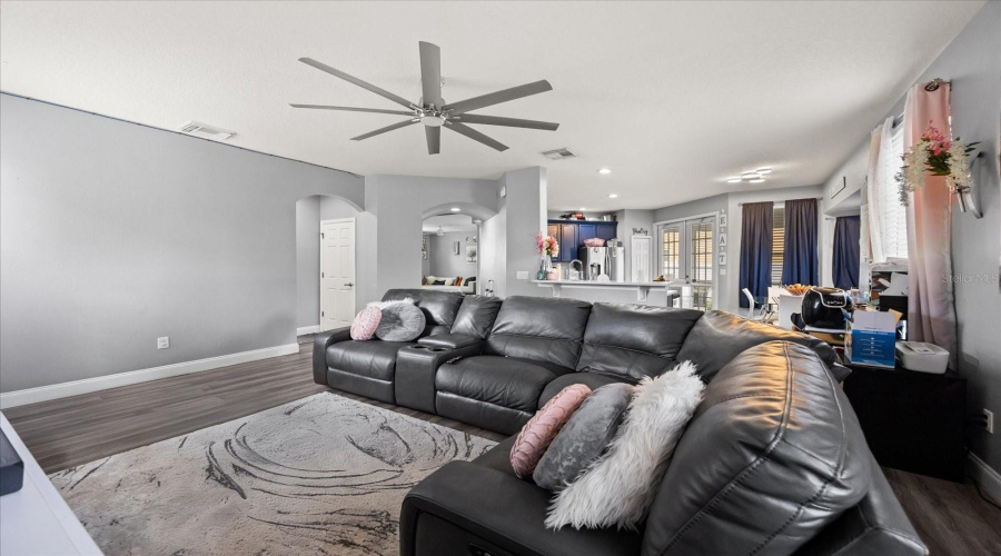 KISSIMMEE, Florida 34746, 4 Bedrooms Bedrooms, ,2 BathroomsBathrooms,Residential,For Sale,BOATING,0,MFRO6388080