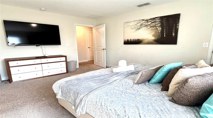 KISSIMMEE, Florida 34746, 5 Bedrooms Bedrooms, ,4 BathroomsBathrooms,Residential,For Sale,LOVE STOREY,0,MFRO6390062