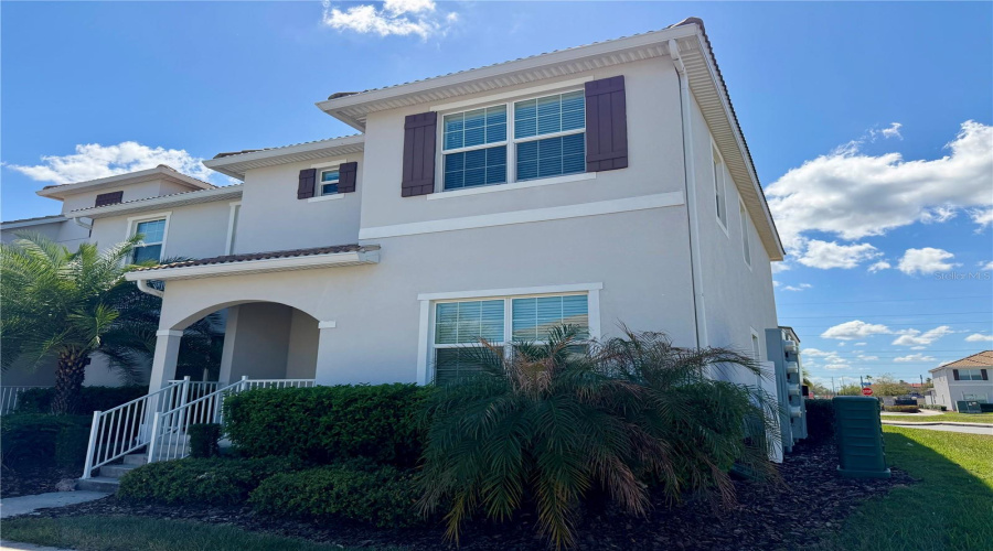 KISSIMMEE, Florida 34746, 5 Bedrooms Bedrooms, ,4 BathroomsBathrooms,Residential,For Sale,LOVE STOREY,0,MFRO6390062