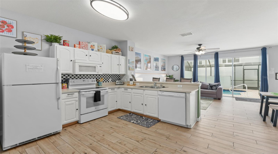 KISSIMMEE, Florida 34747, 3 Bedrooms Bedrooms, ,3 BathroomsBathrooms,Residential,For Sale,OTTERSPOOL,0,MFRO6372446