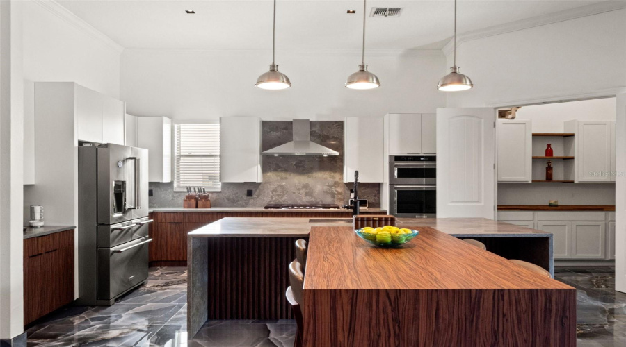 ORLANDO, Florida 32836, 4 Bedrooms Bedrooms, ,4 BathroomsBathrooms,Residential,For Sale,HANGING VINE,0,MFRO6390613