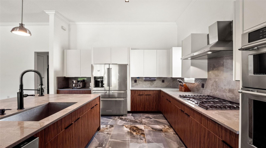 ORLANDO, Florida 32836, 4 Bedrooms Bedrooms, ,4 BathroomsBathrooms,Residential,For Sale,HANGING VINE,0,MFRO6390613