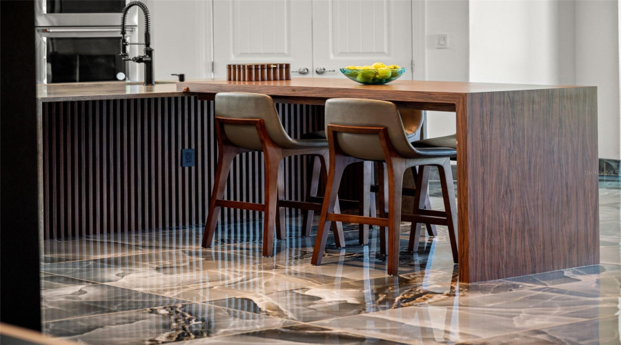 ORLANDO, Florida 32836, 4 Bedrooms Bedrooms, ,4 BathroomsBathrooms,Residential,For Sale,HANGING VINE,0,MFRO6390613