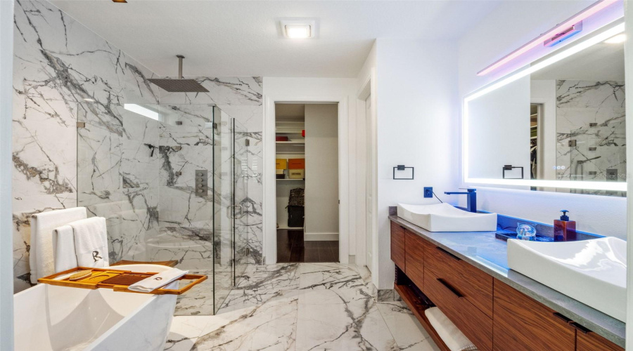 ORLANDO, Florida 32836, 4 Bedrooms Bedrooms, ,4 BathroomsBathrooms,Residential,For Sale,HANGING VINE,0,MFRO6390613