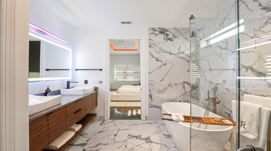 ORLANDO, Florida 32836, 4 Bedrooms Bedrooms, ,4 BathroomsBathrooms,Residential,For Sale,HANGING VINE,0,MFRO6390613