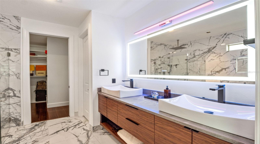 ORLANDO, Florida 32836, 4 Bedrooms Bedrooms, ,4 BathroomsBathrooms,Residential,For Sale,HANGING VINE,0,MFRO6390613