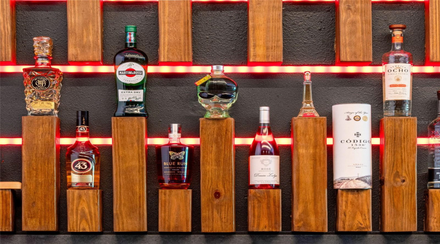 ORLANDO, Florida 32836, 4 Bedrooms Bedrooms, ,4 BathroomsBathrooms,Residential,For Sale,HANGING VINE,0,MFRO6390613