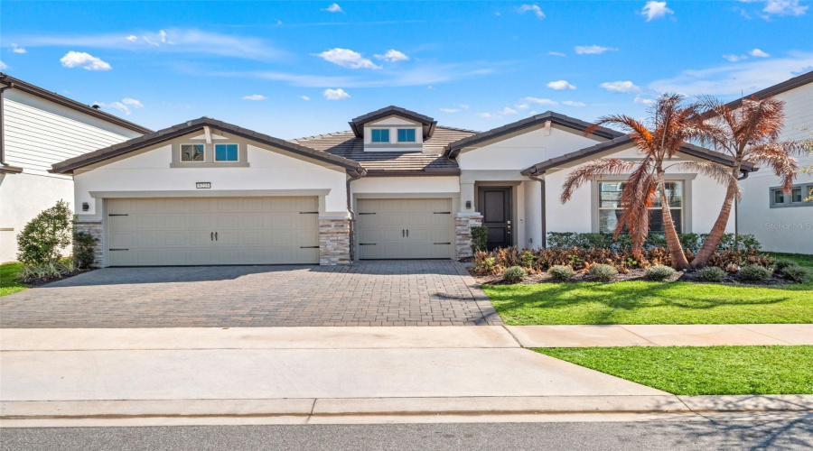 ORLANDO, Florida 32836, 4 Bedrooms Bedrooms, ,4 BathroomsBathrooms,Residential,For Sale,HANGING VINE,0,MFRO6390613