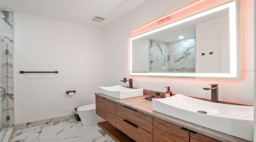 ORLANDO, Florida 32836, 4 Bedrooms Bedrooms, ,4 BathroomsBathrooms,Residential,For Sale,HANGING VINE,0,MFRO6390613