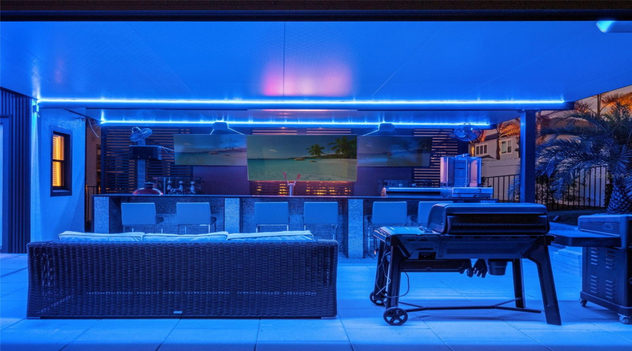 ORLANDO, Florida 32836, 4 Bedrooms Bedrooms, ,4 BathroomsBathrooms,Residential,For Sale,HANGING VINE,0,MFRO6390613