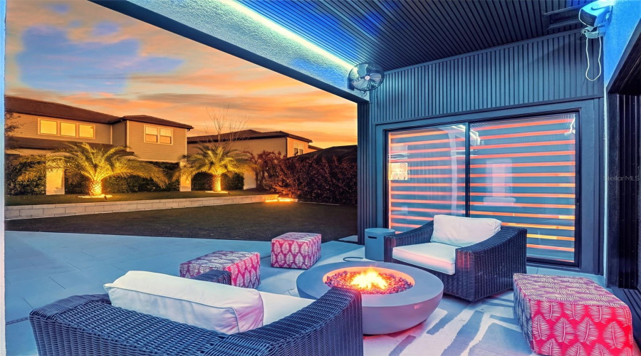 ORLANDO, Florida 32836, 4 Bedrooms Bedrooms, ,4 BathroomsBathrooms,Residential,For Sale,HANGING VINE,0,MFRO6390613